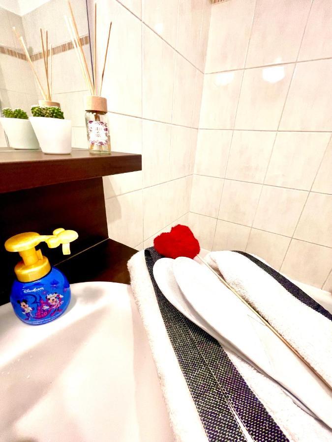 5 Min From Disneyland Cozy Retreat Apartment มองต์เตฮวา ภายนอก รูปภาพ