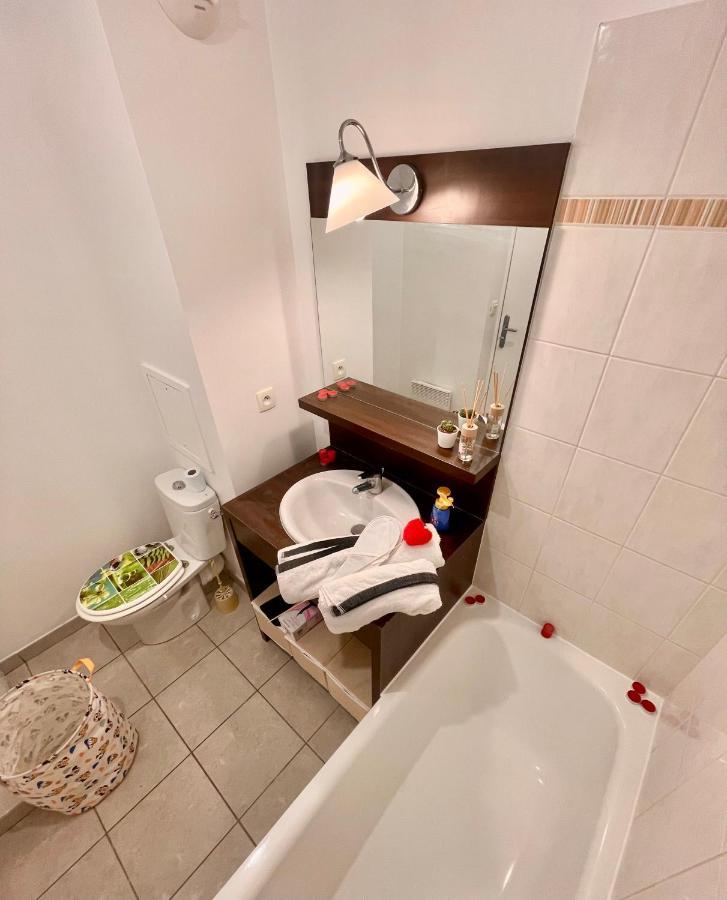 5 Min From Disneyland Cozy Retreat Apartment มองต์เตฮวา ภายนอก รูปภาพ