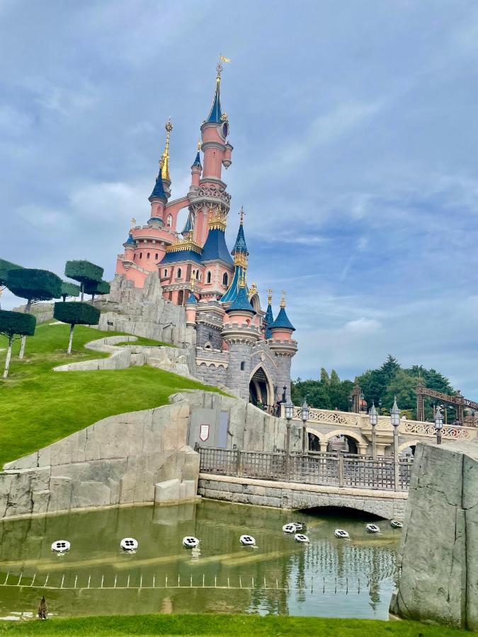 5 Min From Disneyland Cozy Retreat Apartment มองต์เตฮวา ภายนอก รูปภาพ